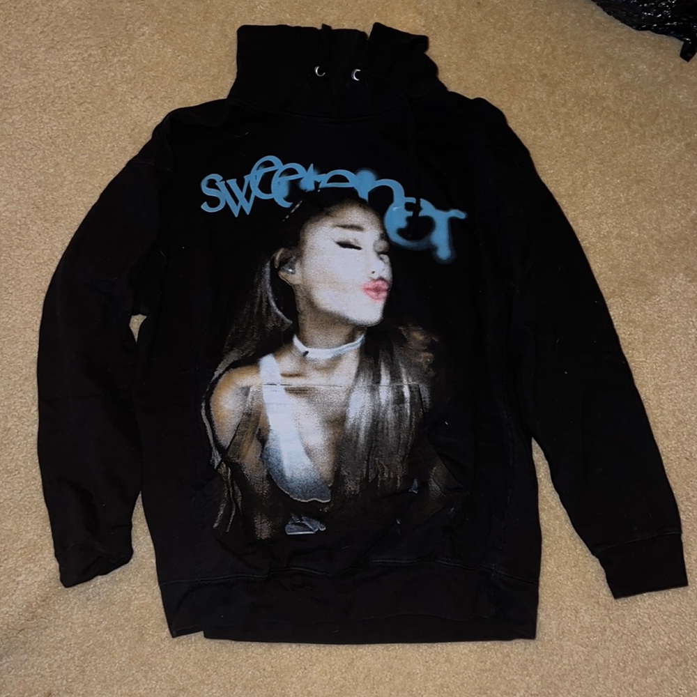 ariana sweetener world tour hoodie